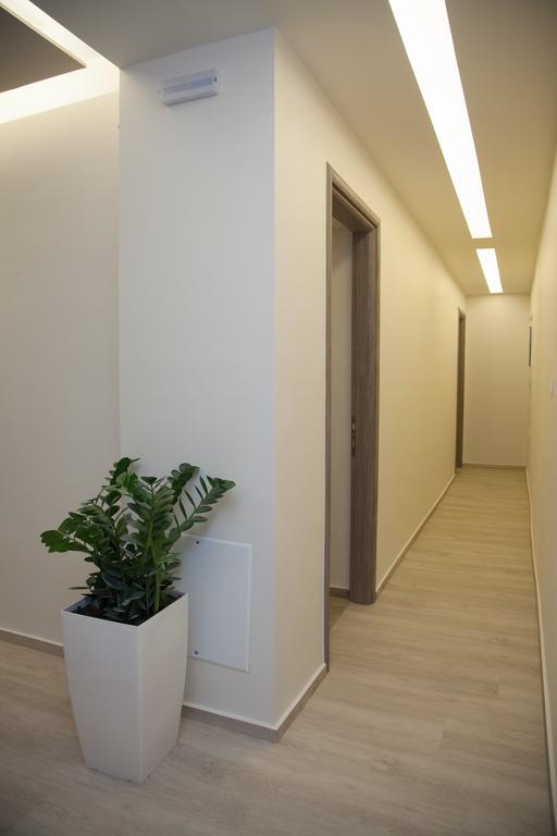 Light Blue Window Kamari Apartment ภายนอก รูปภาพ