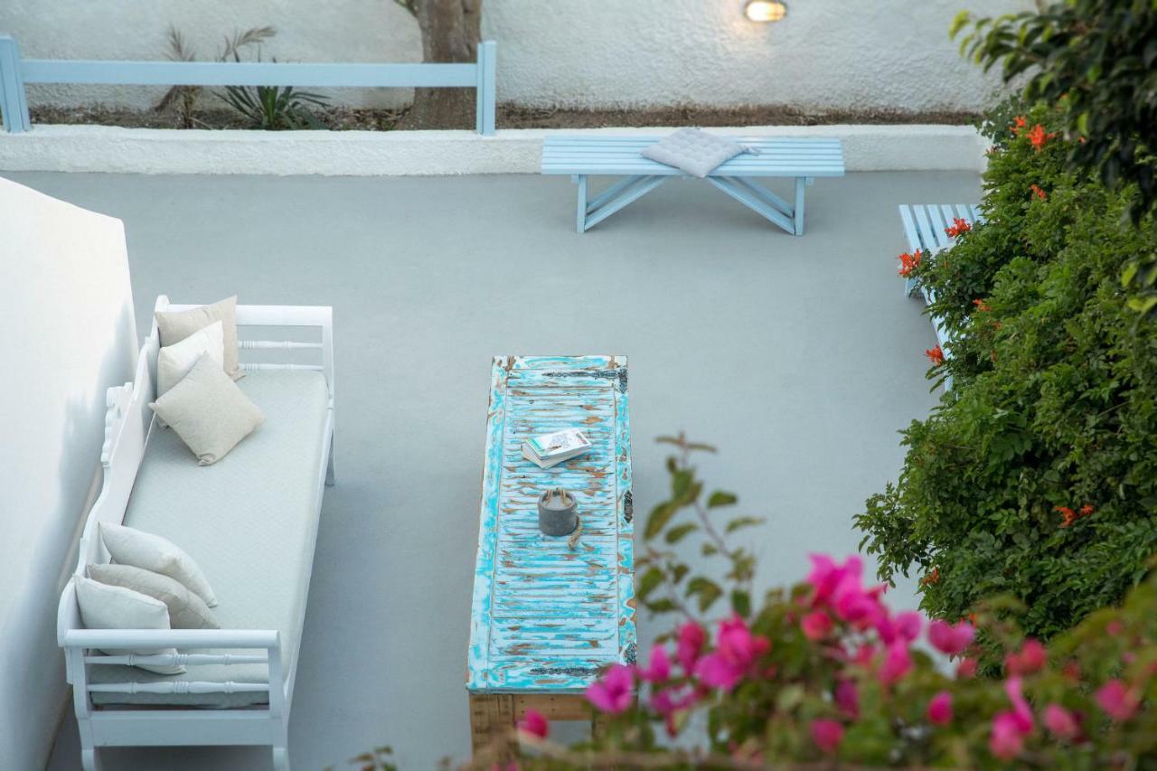 Light Blue Window Kamari Apartment ภายนอก รูปภาพ