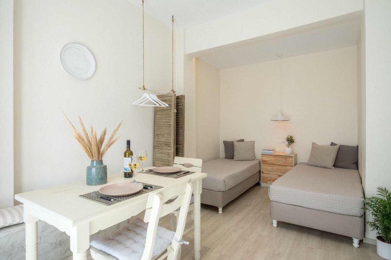 Light Blue Window Kamari Apartment ภายนอก รูปภาพ