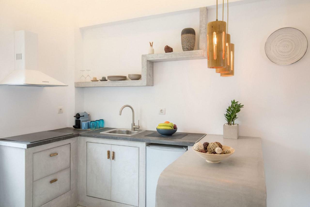 Light Blue Window Kamari Apartment ภายนอก รูปภาพ