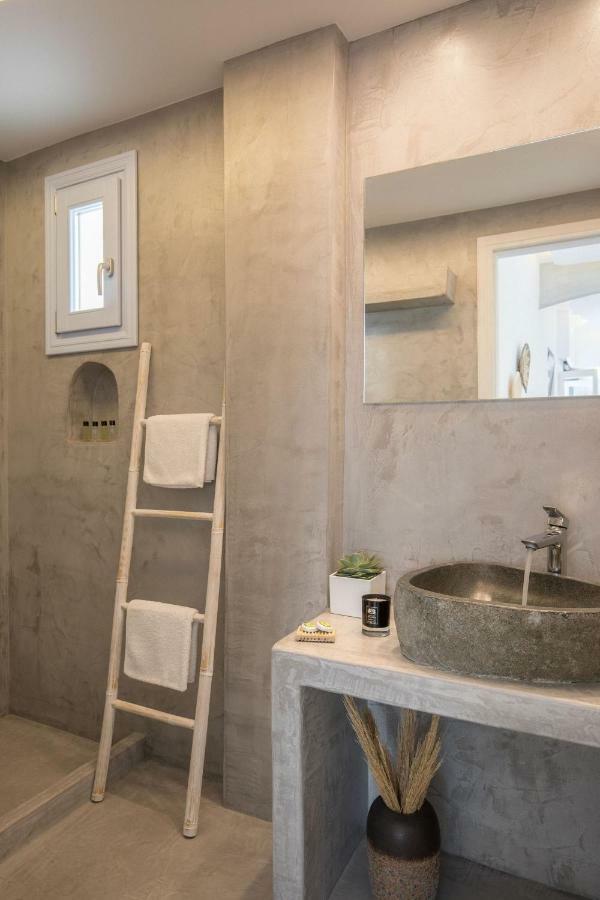 Light Blue Window Kamari Apartment ภายนอก รูปภาพ